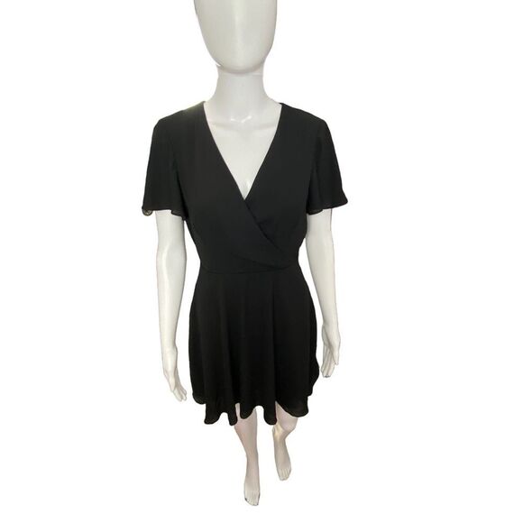 Express Surplice Fit and Flare Dress Womens Size 8 Black V Neck - Picture 1 of 8